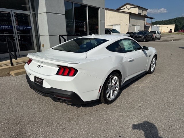 2025 Ford Mustang GT Premium photo 3