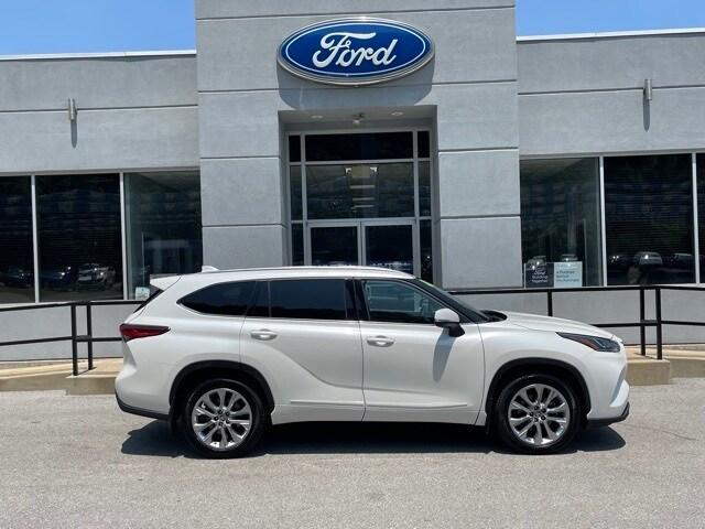 Used 2021 Toyota Highlander Limited with VIN 5TDDZRBH7MS539491 for sale in Paintsville, KY
