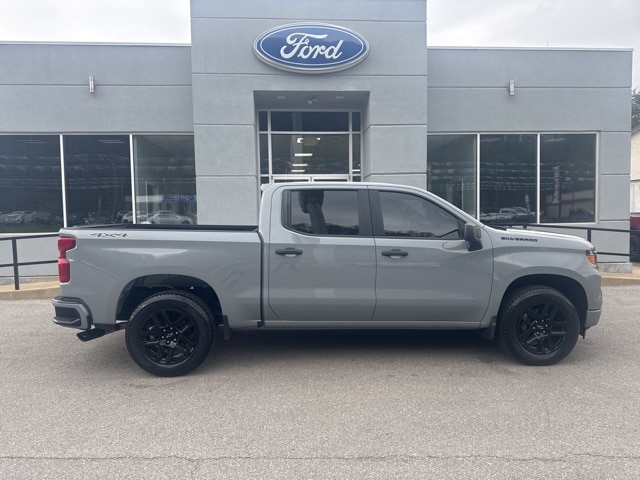 Used 2024 Chevrolet Silverado 1500 Custom with VIN 1GCPDBEK0RZ261002 for sale in Paintsville, KY