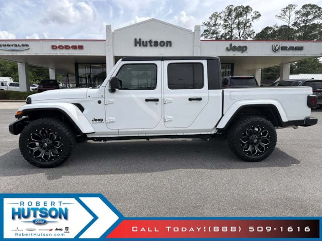 New 2024 Jeep Gladiator Sport S Pickup