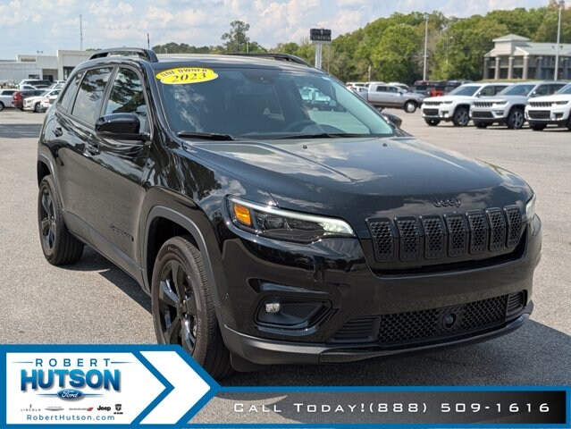 2023 Jeep Cherokee Altitude Lux photo 4