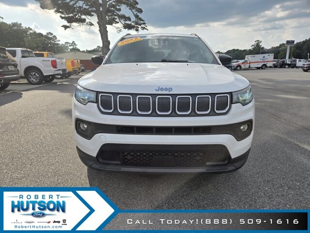 2022 Jeep Compass Latitude photo 3