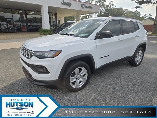 2022 Jeep Compass Latitude photo 2