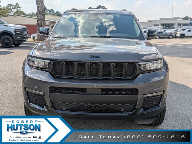 2025 Jeep Grand Cherokee Limited photo 2
