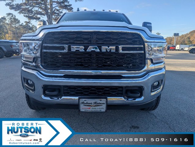 2024 Ram 5500 Tradesman SLT Laramie Limited photo 3