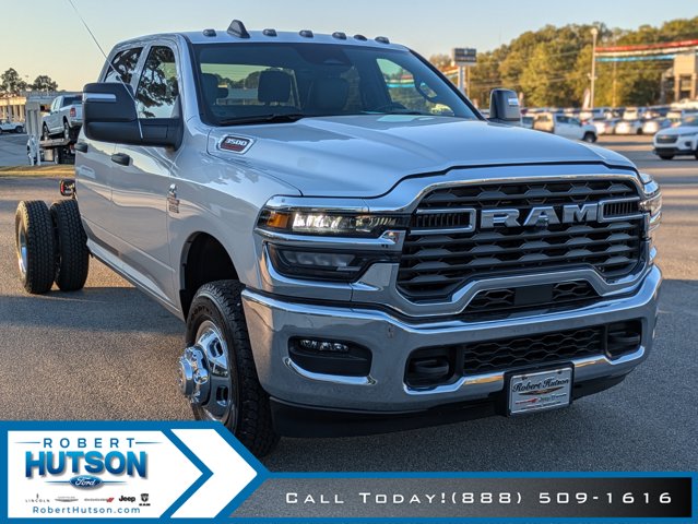 2026 Ram 3500 Tradesman Big Horn photo 4