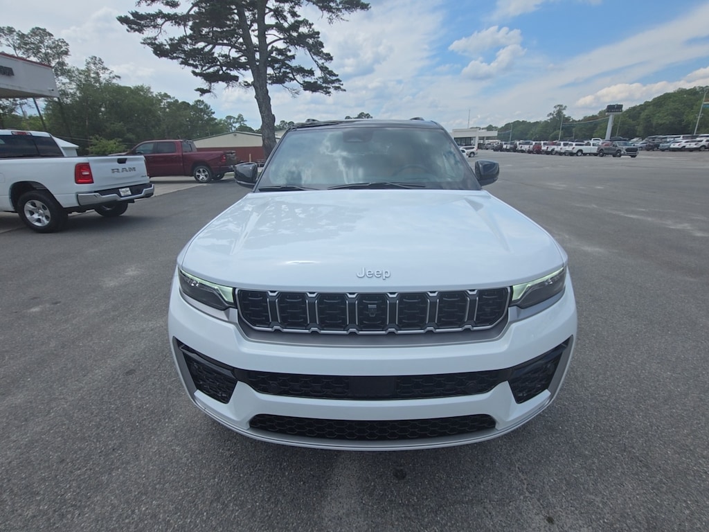 New 2026 Jeep Grand Cherokee L Summit Sport Utility