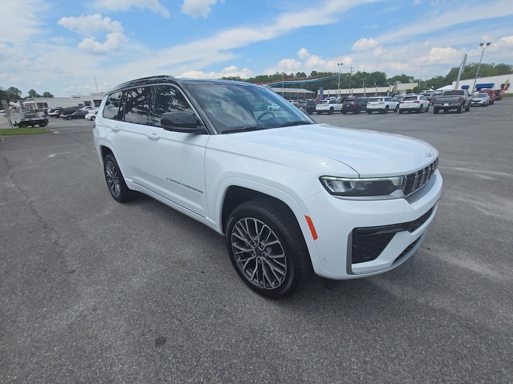 New 2026 Jeep Grand Cherokee L Summit Sport Utility