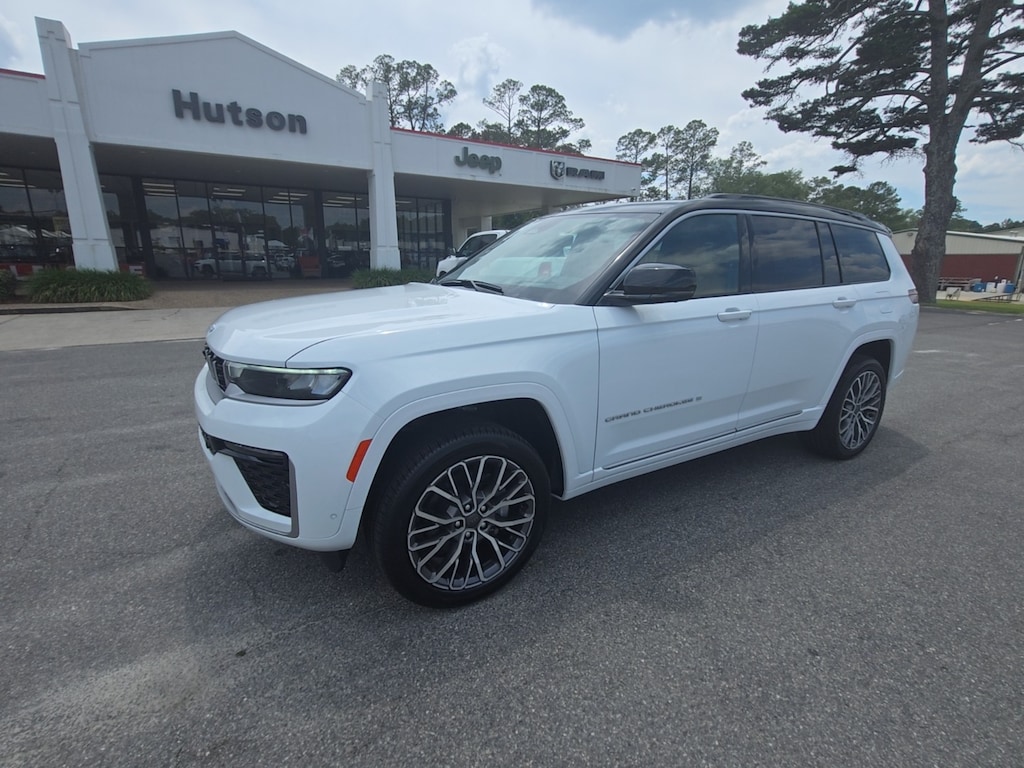 New 2026 Jeep Grand Cherokee L Summit Sport Utility