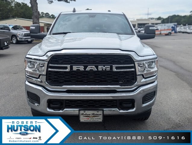 2024 Ram 2500 Tradesman photo 3
