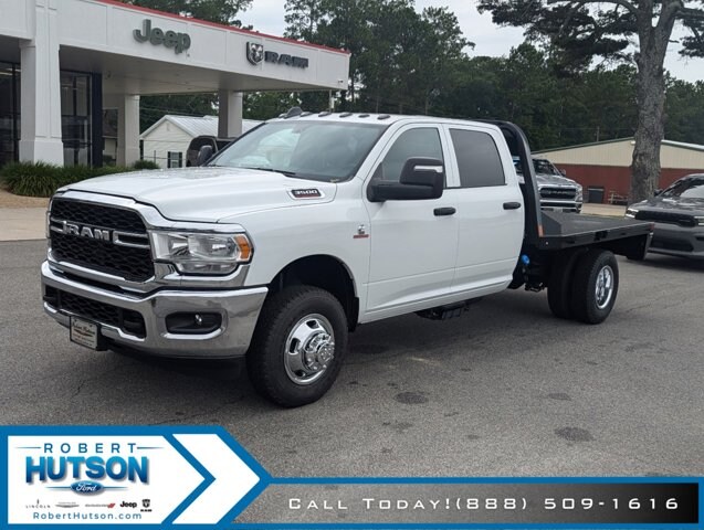 2024 Ram 3500 Tradesman photo 2