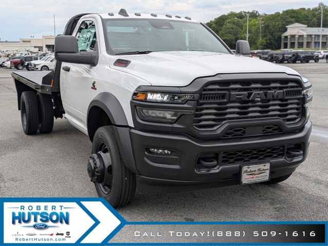 2025 Ram 5500 Tradesman photo 4