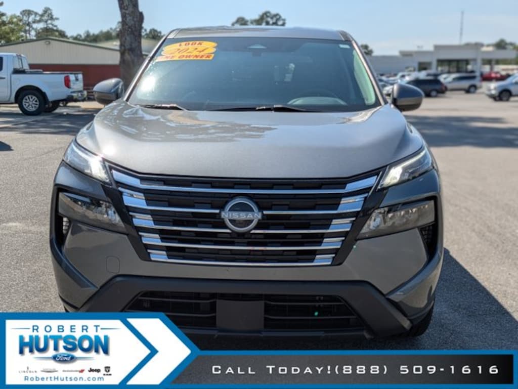 Used 2024 Nissan Rogue SV SUV