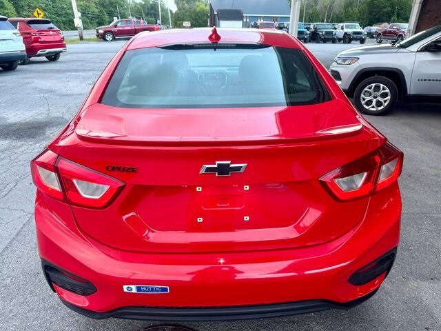 2018 Chevrolet Cruze LT photo 3