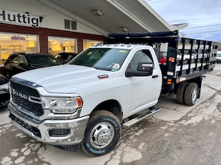 2024 Ram 3500 Chassis Cab 3500 TRADESMAN CHASSIS REGULAR CAB 4X4 84' CA Pickup