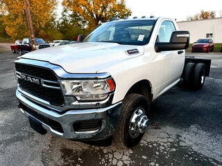 2024 Ram 3500 Chassis Cab 3500 TRADESMAN CHASSIS REGULAR CAB 4X4 60' CA Pickup