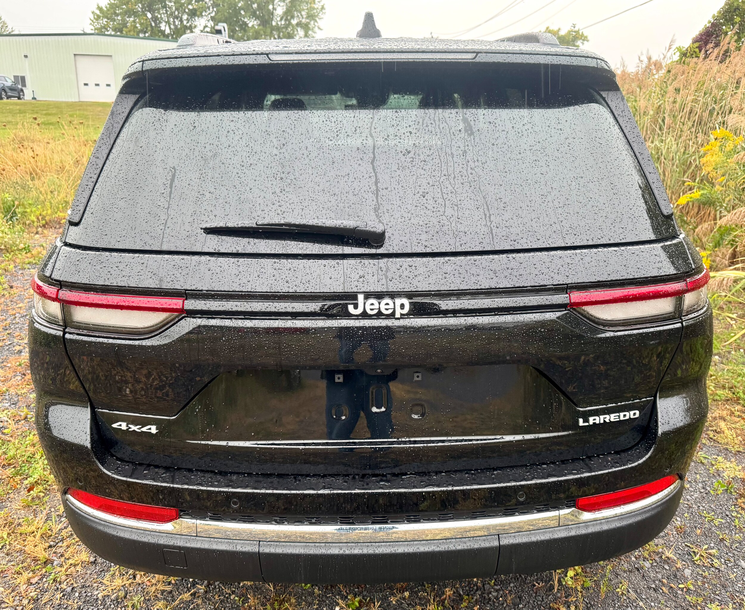 2025 Jeep Grand Cherokee Laredo photo 2