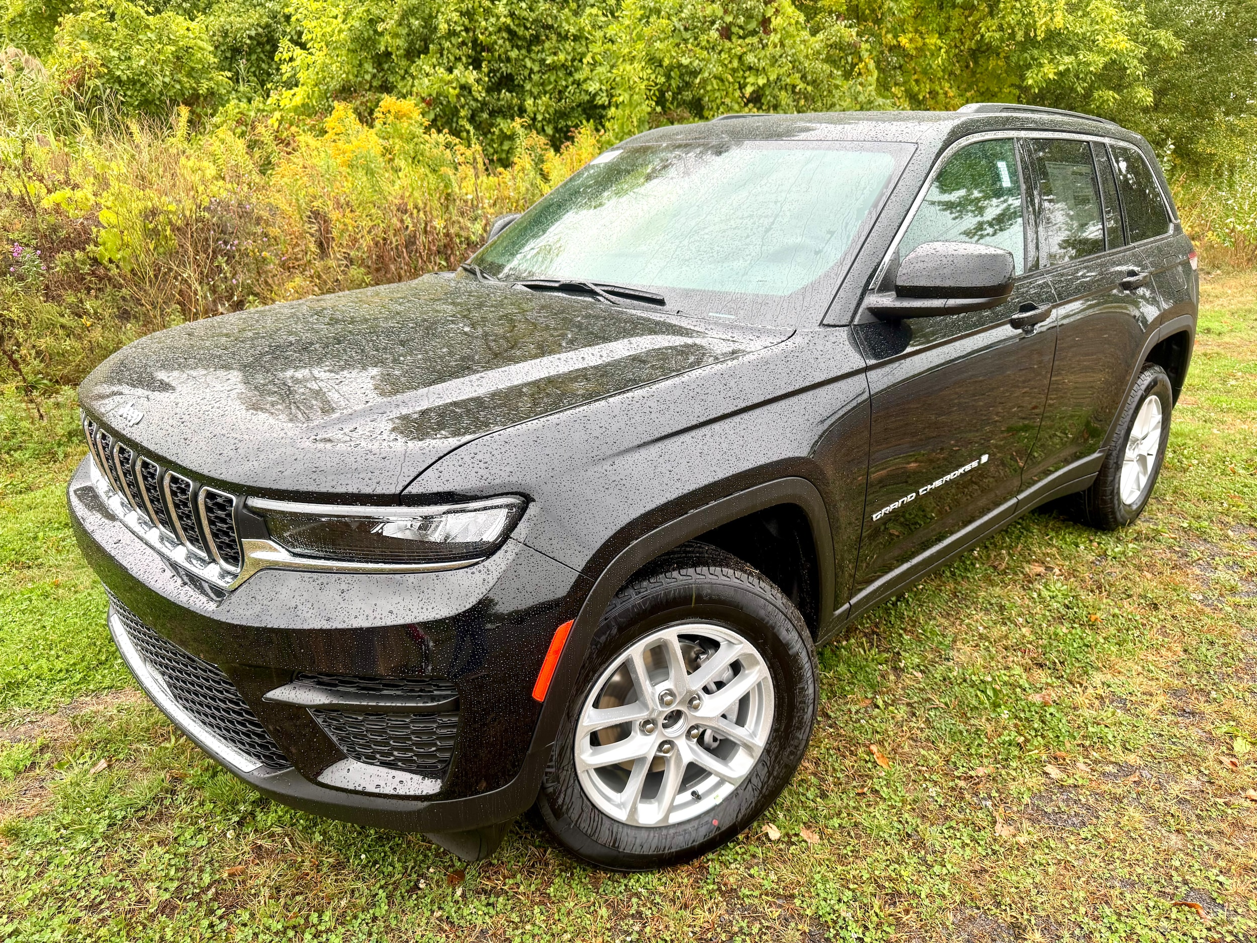 2025 Jeep Grand Cherokee Laredo's photo