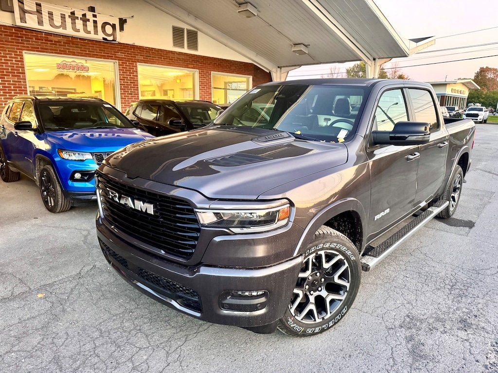 New 2026 Ram 1500 LARAMIE CREW CAB 4X4 5'7 BOX Pickup