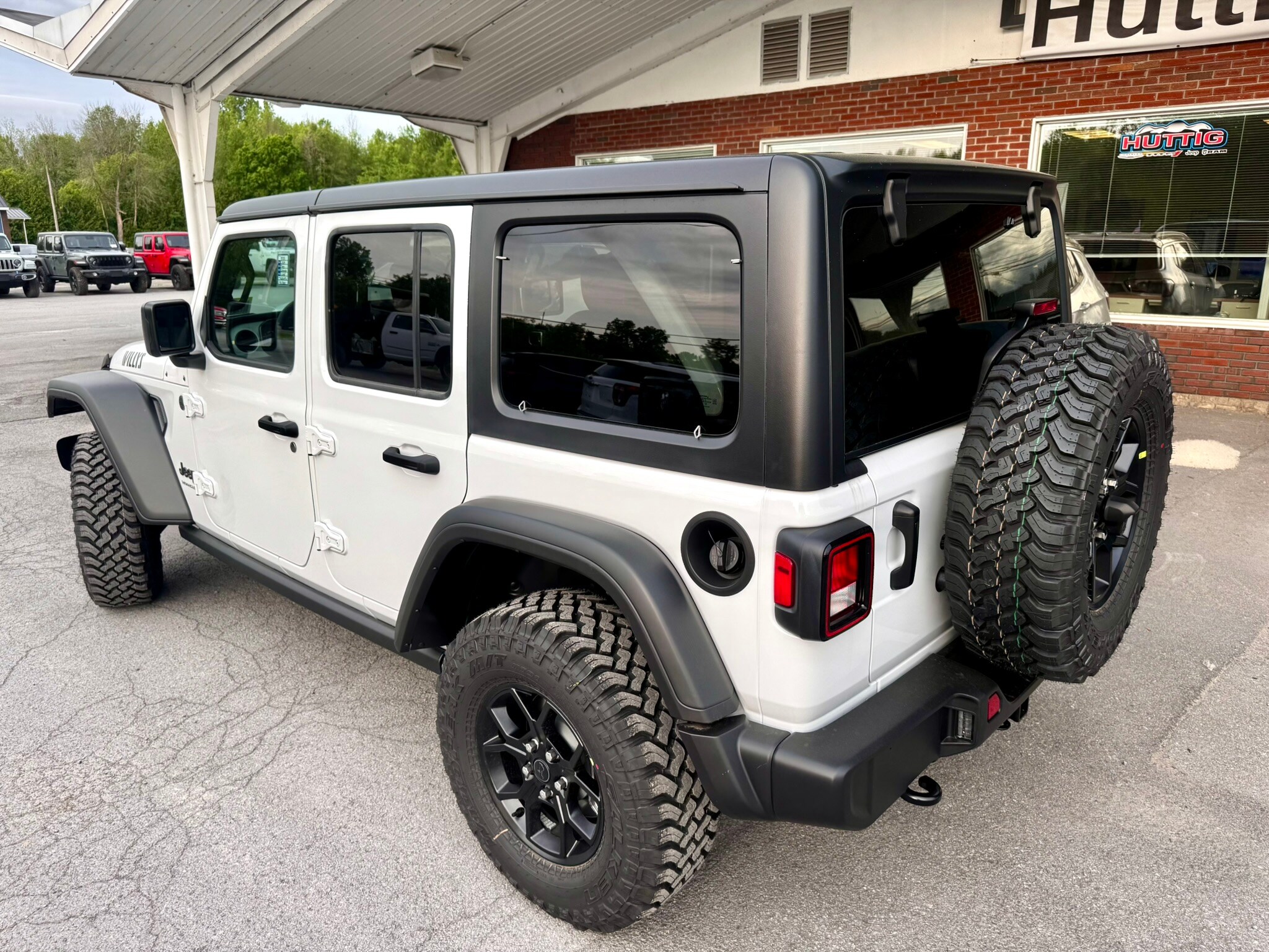 2025 Jeep Wrangler Willys photo 3