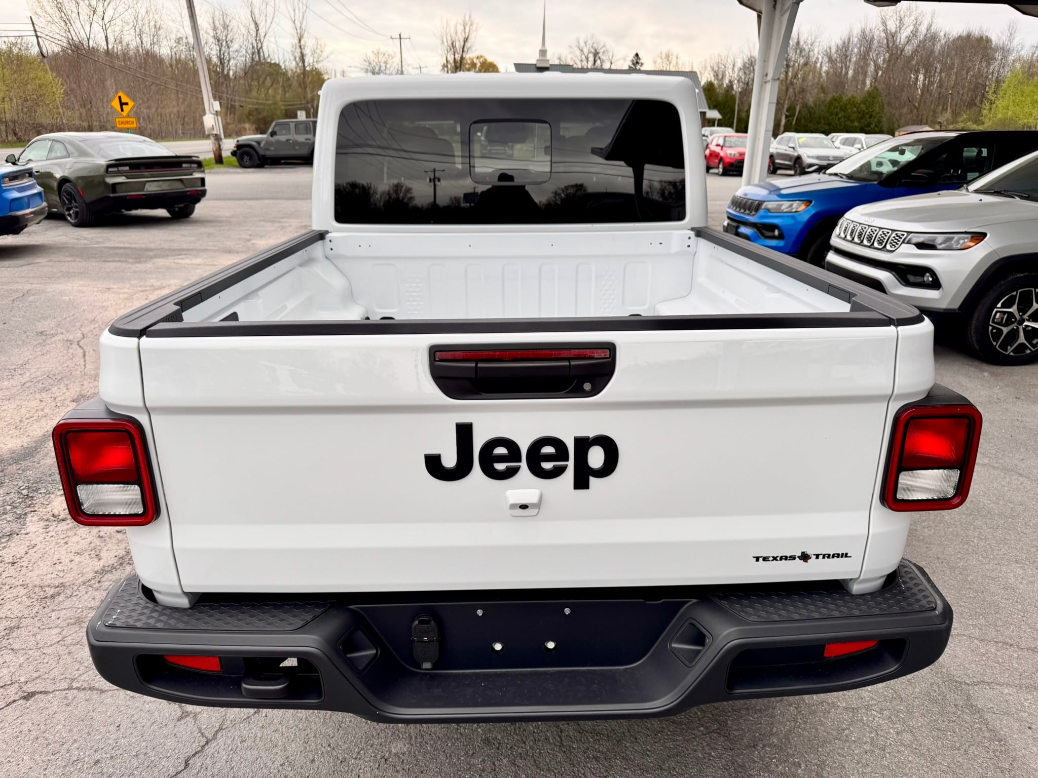 View vehicle photo 3