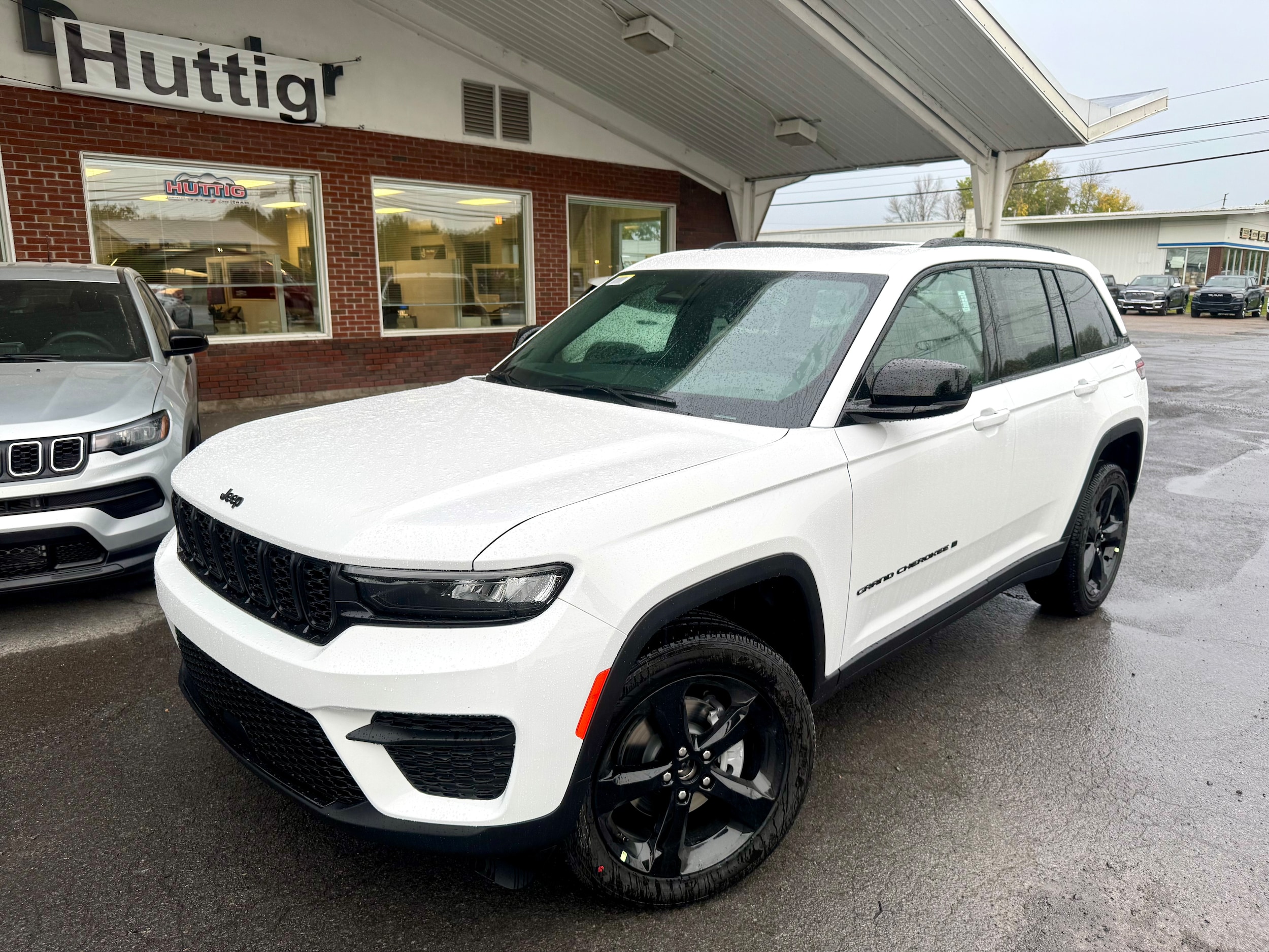 2025 Jeep Grand Cherokee Altitude's photo