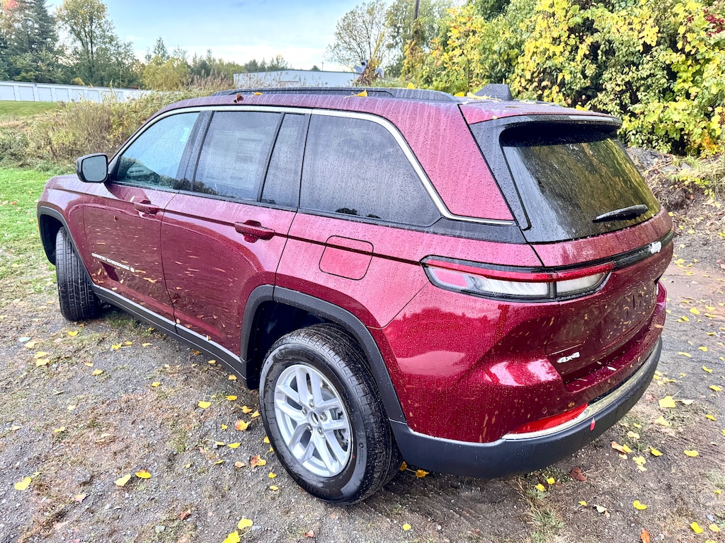 New 2025 Jeep Grand Cherokee LAREDO X 4X4 Sport Utility