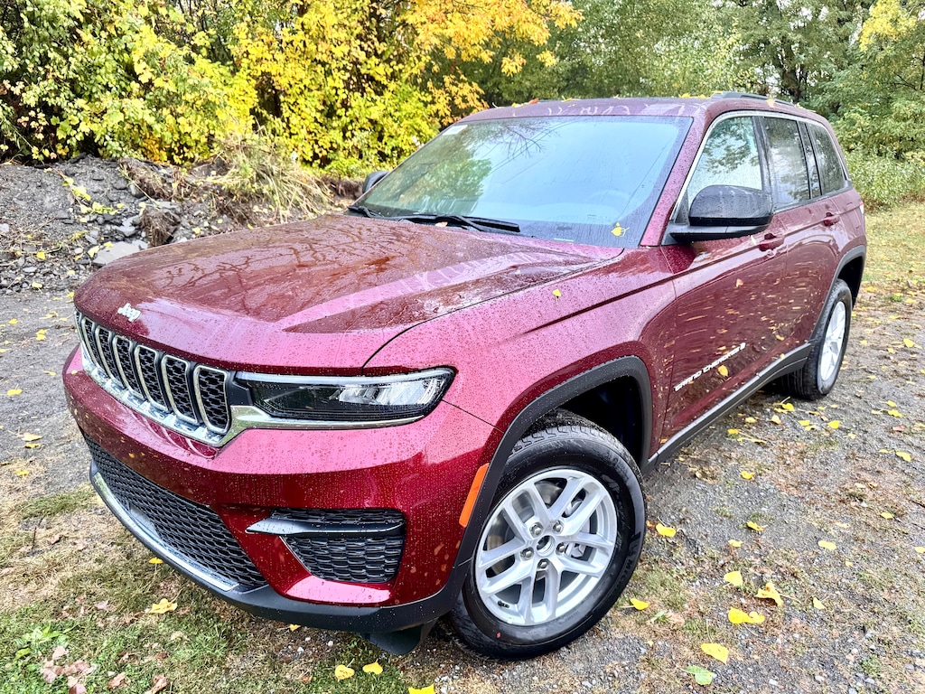 New 2025 Jeep Grand Cherokee LAREDO X 4X4 Sport Utility