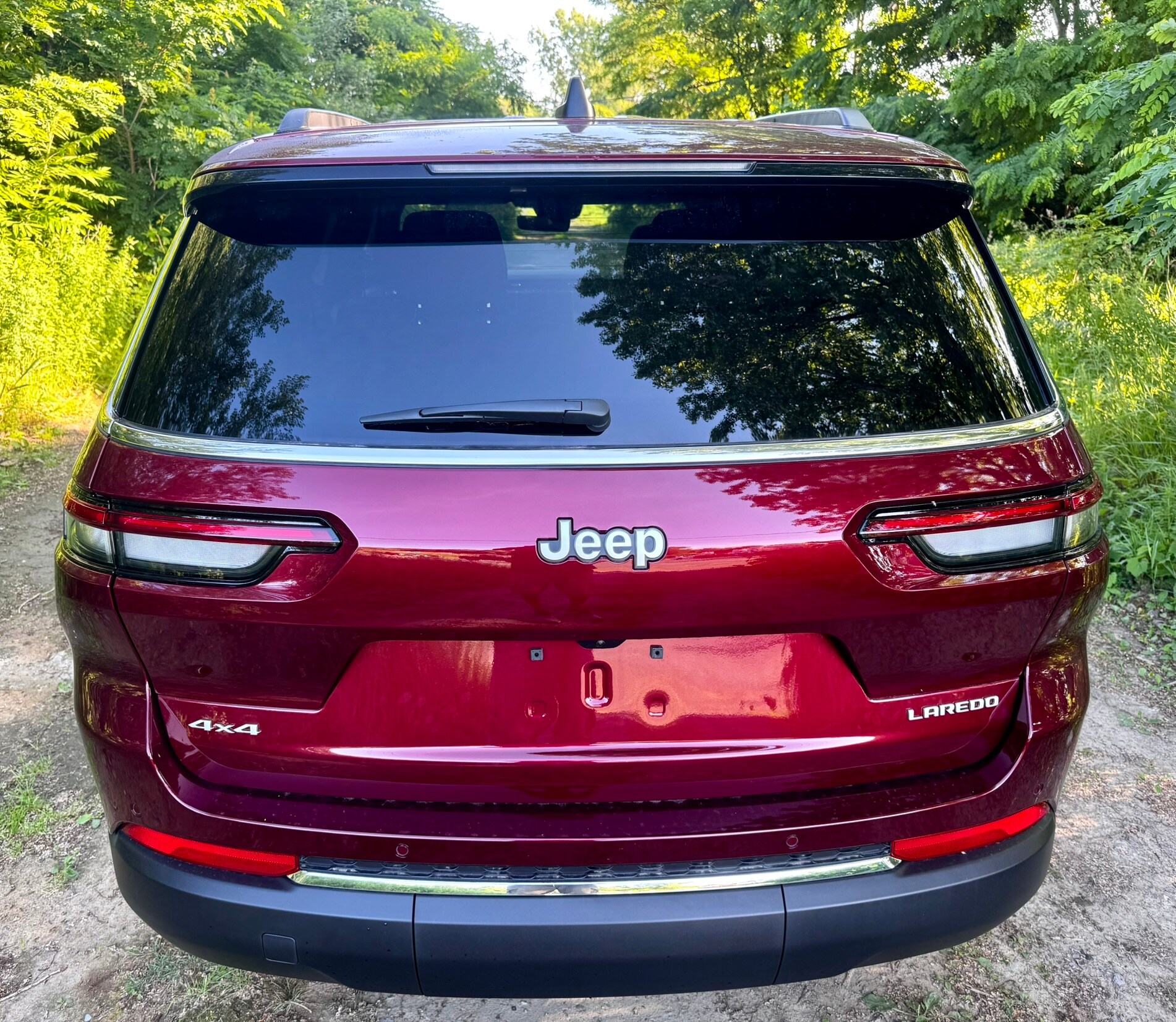 2025 Jeep Grand Cherokee Laredo photo 4