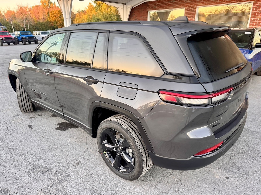 New 2025 Jeep Grand Cherokee ALTITUDE X 4X4 Sport Utility