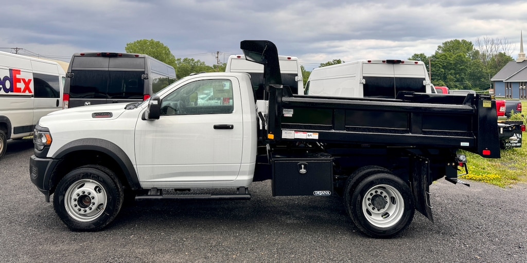 New 2024 Ram 5500 Chassis Cab 5500 TRADESMAN CHASSIS REGULAR CAB 4X4 60' CA Pickup