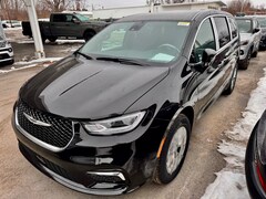 2026 Chrysler Pacifica SELECT AWD Passenger Van