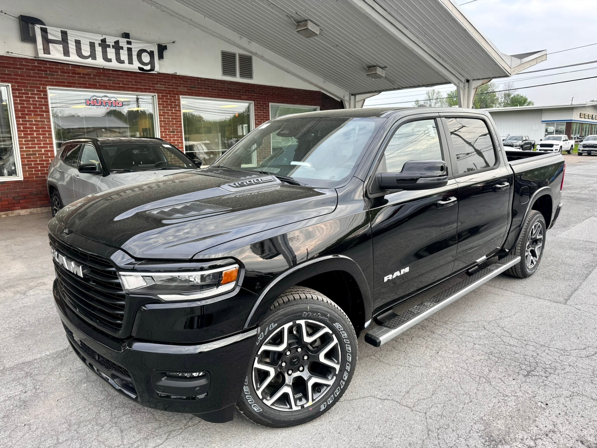 2025 Ram 1500 LARAMIE CREW CAB 4X4 5'7 BOX 