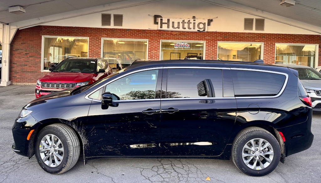 New 2026 Chrysler Pacifica SELECT AWD Passenger Van