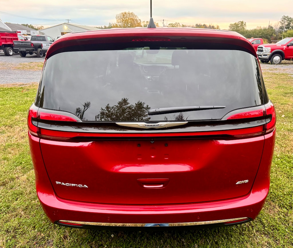 New 2026 Chrysler Pacifica SELECT AWD Passenger Van