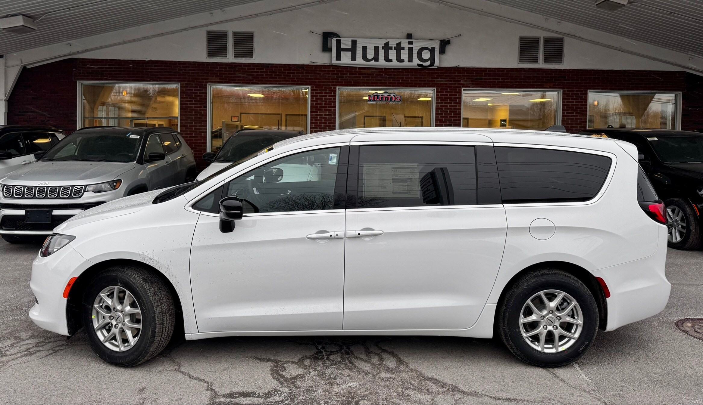2025 Chrysler Voyager LX photo 2