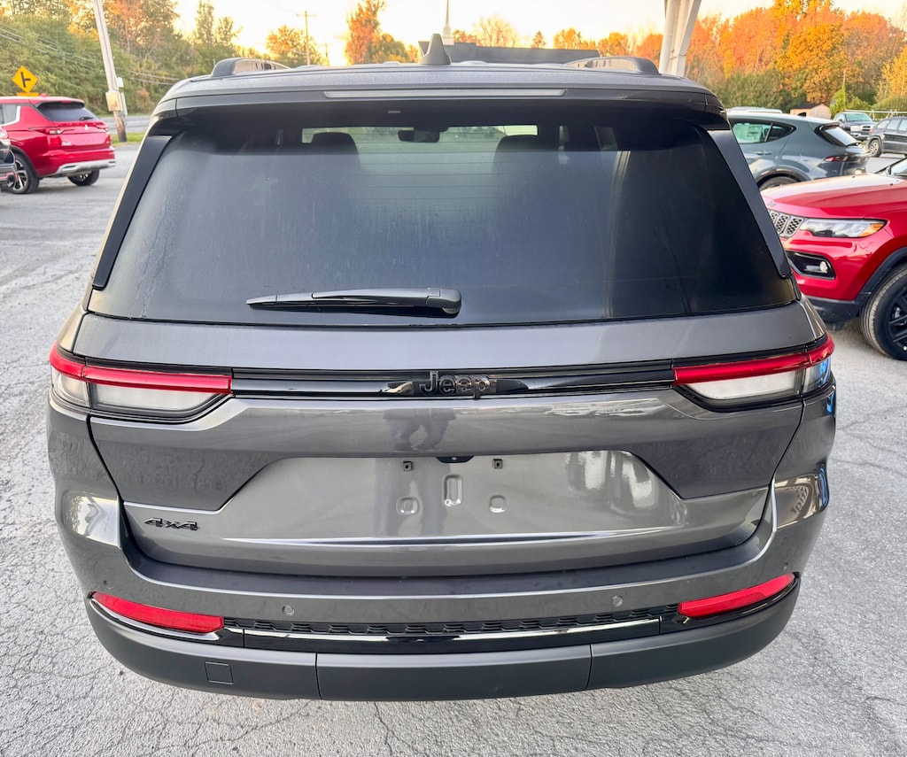 New 2025 Jeep Grand Cherokee ALTITUDE X 4X4 Sport Utility