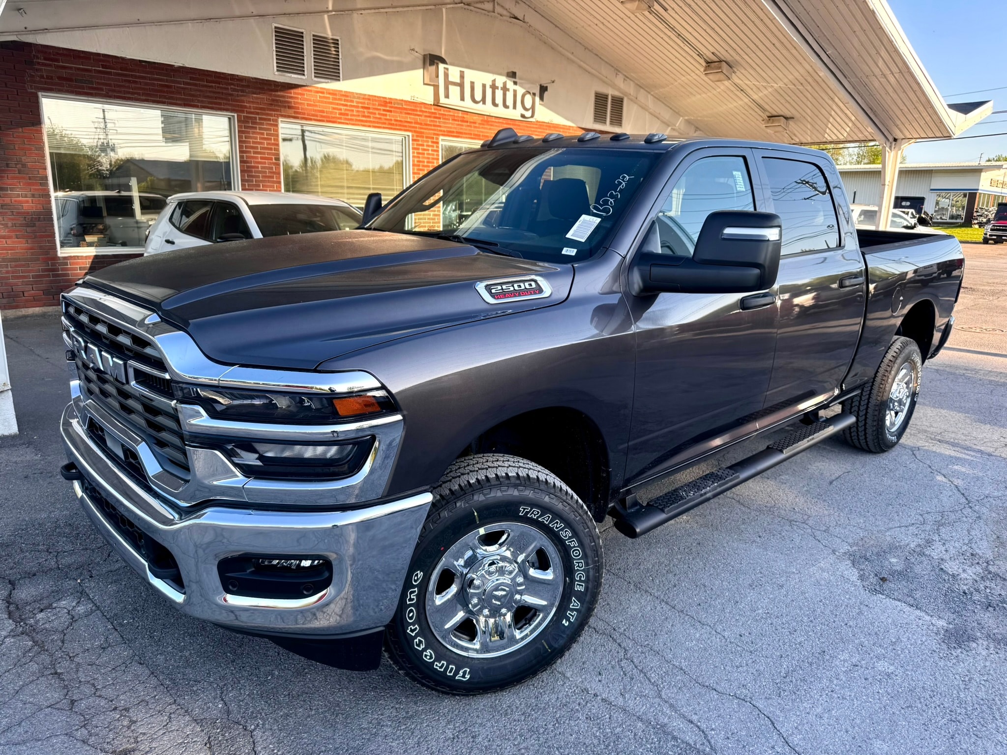 2025 Ram 2500 TRADESMAN CREW CAB 4X4 6'4 BOX 