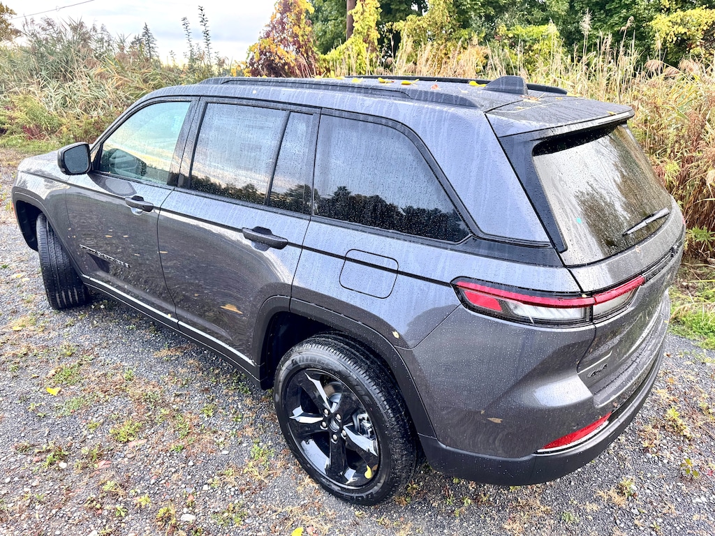 New 2025 Jeep Grand Cherokee ALTITUDE X 4X4 Sport Utility