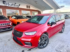 2026 Chrysler Pacifica SELECT AWD Passenger Van