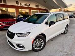 2026 Chrysler Pacifica SELECT AWD Passenger Van