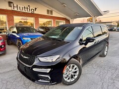 2026 Chrysler Pacifica SELECT AWD Passenger Van