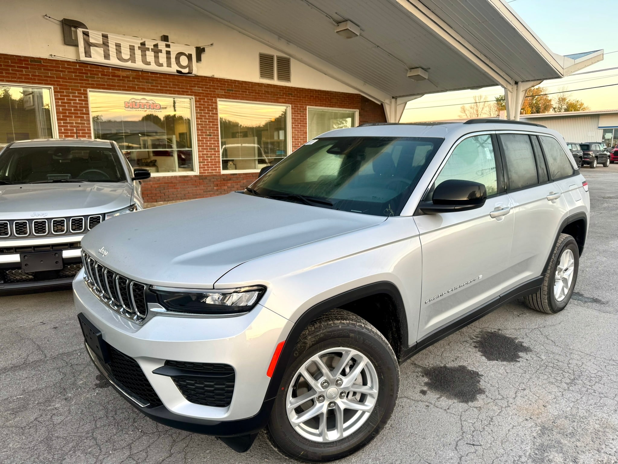2025 Jeep Grand Cherokee Laredo's photo