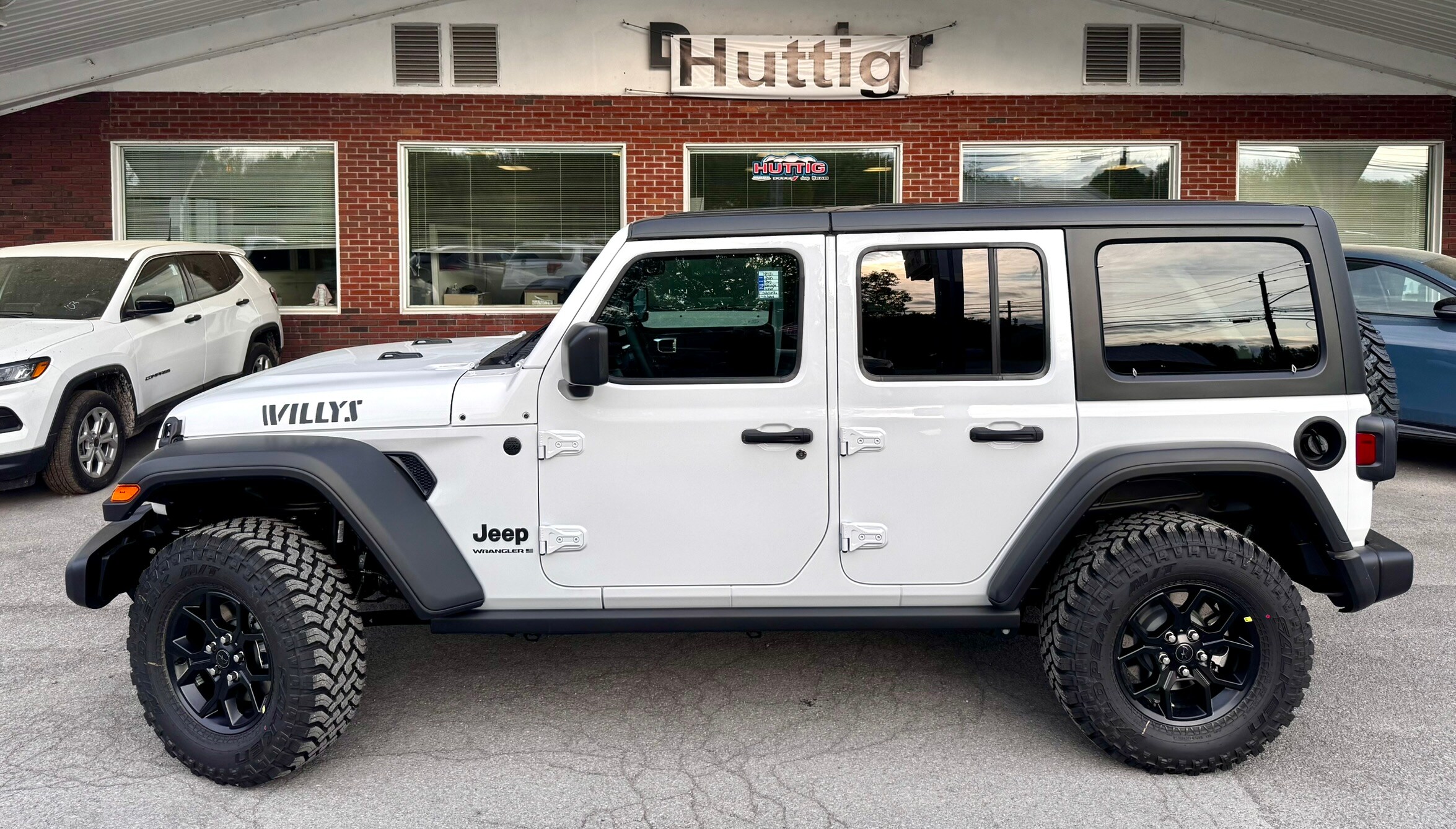 2025 Jeep Wrangler Willys photo 2