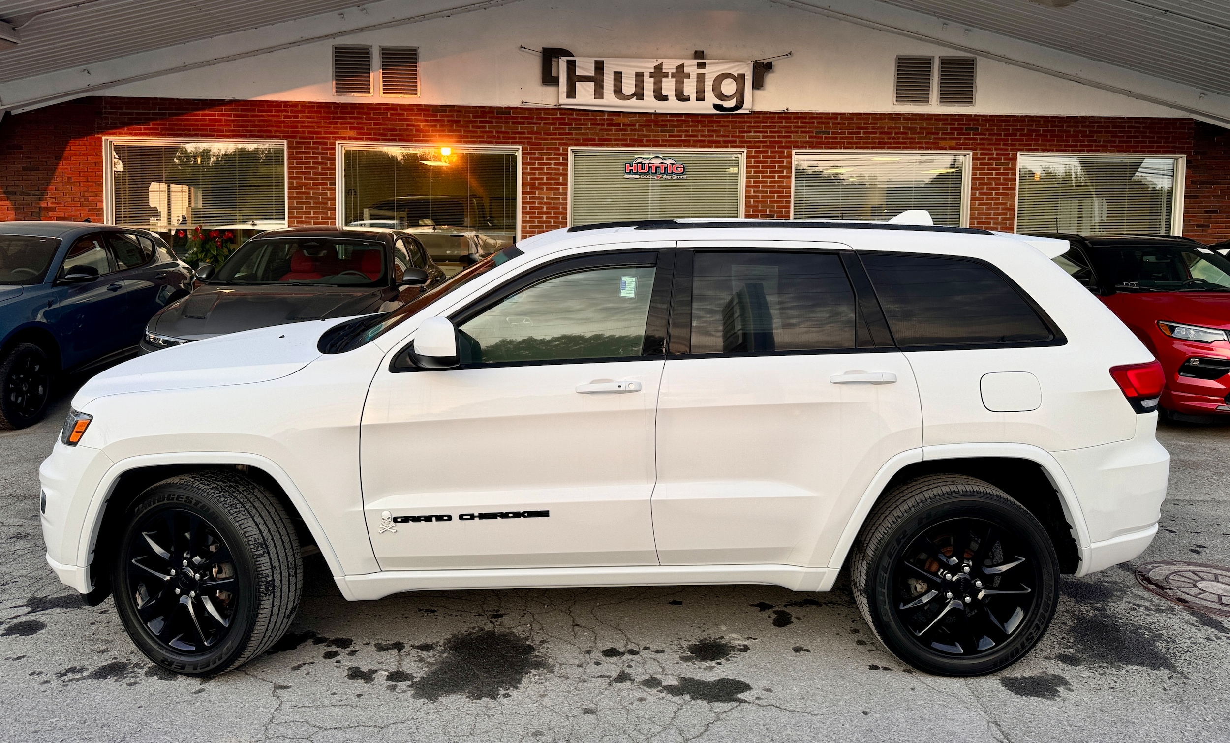 Used 2019 Jeep Grand Cherokee Altitude with VIN 1C4RJFAG8KC628246 for sale in Plattsburgh, NY