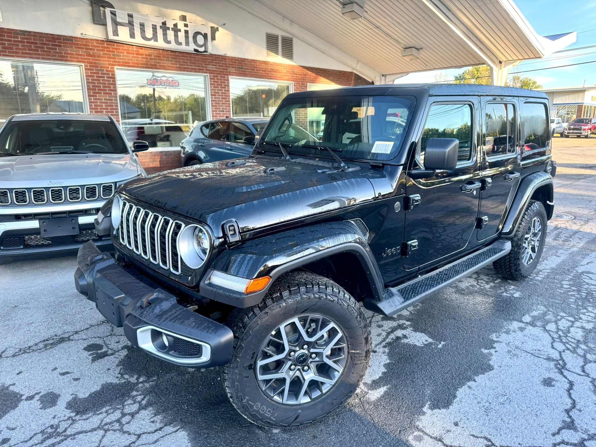 2025 Jeep Wrangler 4-Door Sahara's photo