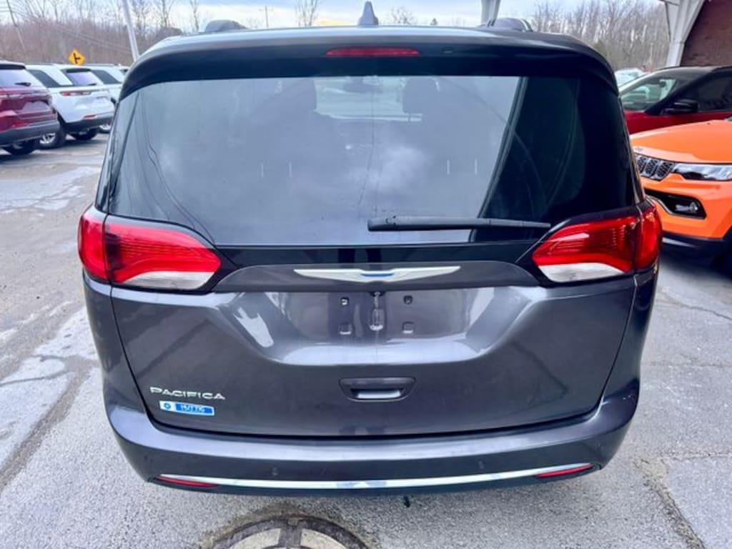 Used 2018 Chrysler Pacifica Touring L Van