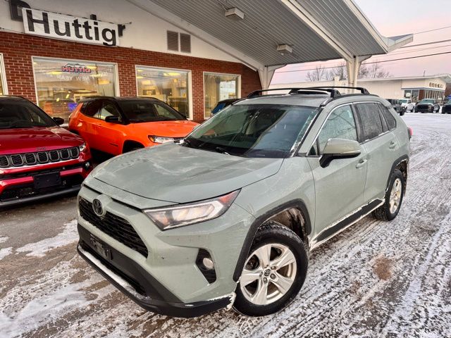 2020 Toyota RAV4 XLE's photo