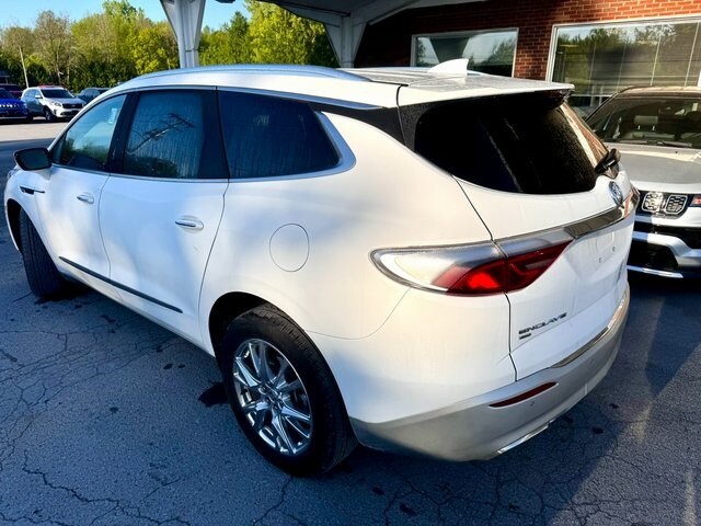 2024 Buick Enclave Essence photo 2