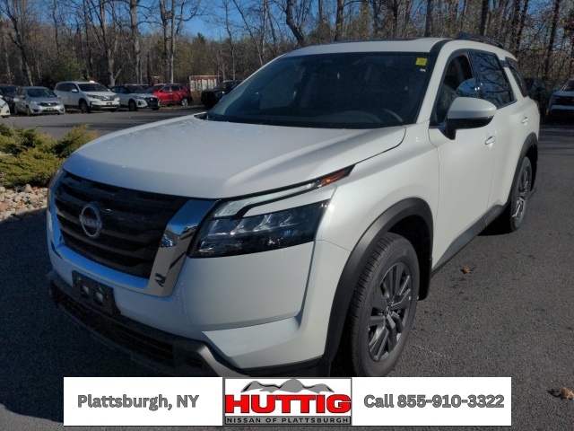 2025 Nissan Pathfinder SV's photo